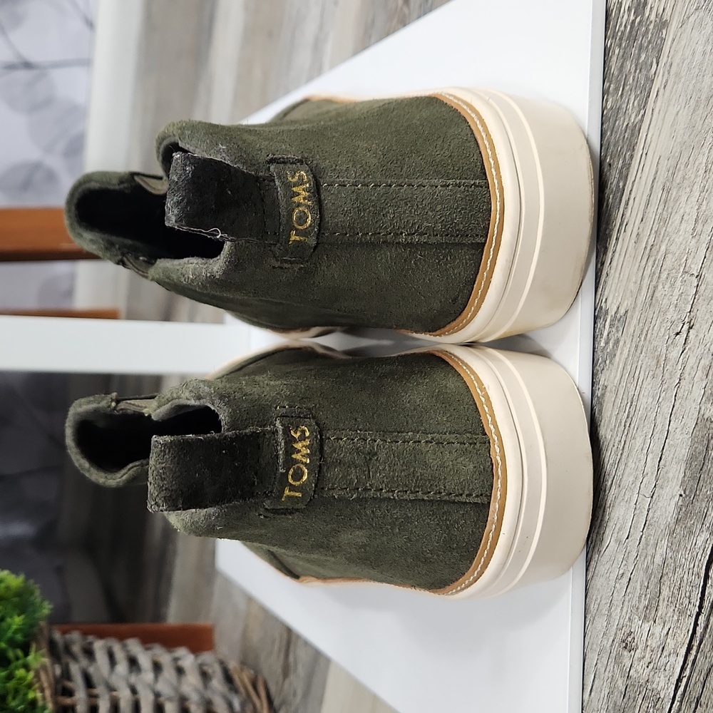 TOMS Bryce Olive Green Suede Slip-On Ankle Boots - Picture 6 of 8